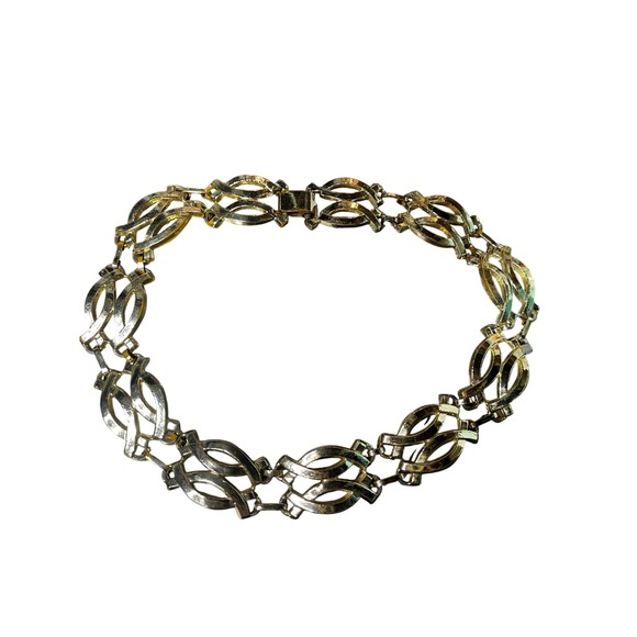 The Unbranded Brand Jewelry - Vintage Gold Tone Curved Choker Necklace Statement Link